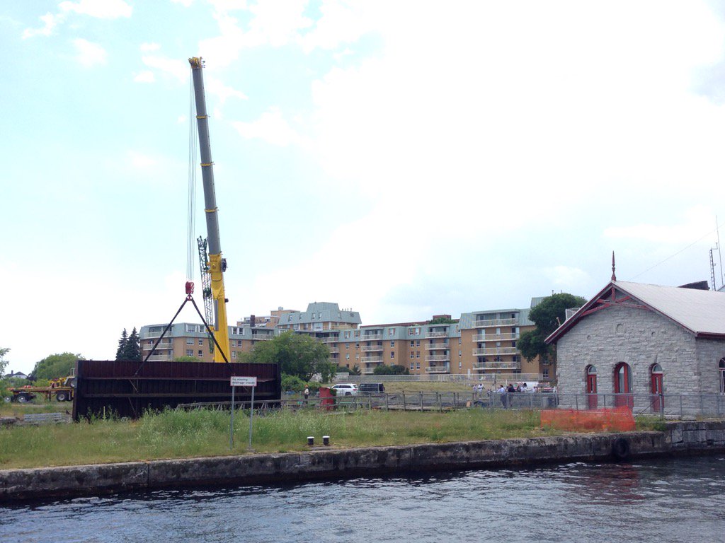 SWildPhoto's tweet photo. removal of The Alexander Henry dry dock action #ygk https://t.co/lM5BZSCUhk