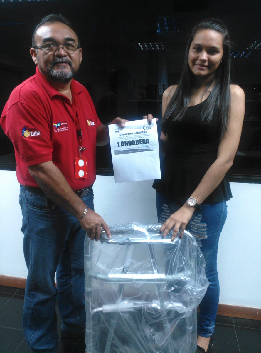 LoteriaZulia's tweet photo. #AriasTrabajaPorElZulia mediante la entrega de donativos en salud. ¡Trabajamos por tu bienestar! https://t.co/Wxy0RjUA3T