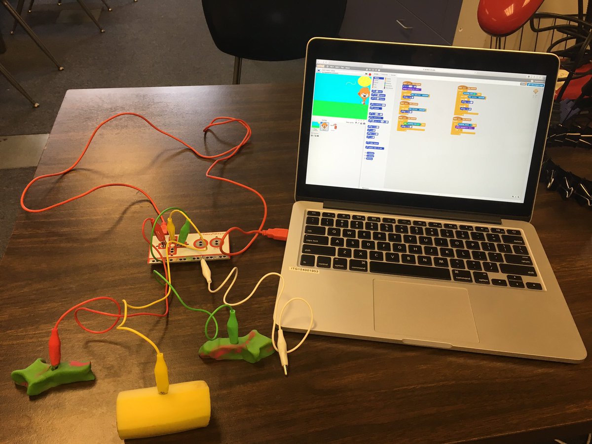AliKaaay's tweet photo. The kids finally get to play their programmed games with #makeymakey today! Yay! #makered https://t.co/Nrypqdcp65