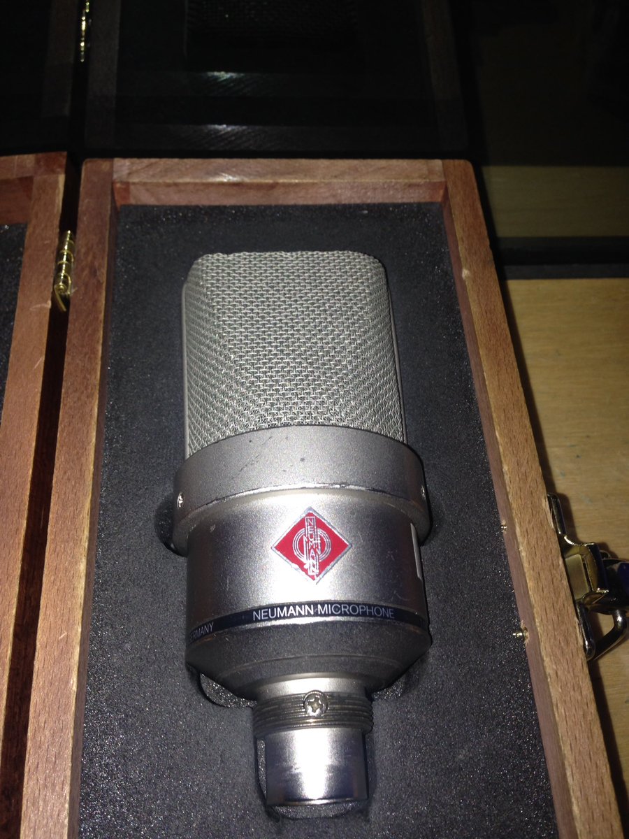 J_DEZ6986's tweet photo. Neumann TLM 103. Thing of beauty #condensormic #neumanntlm103 #audioengineer https://t.co/joGfB8lUFH