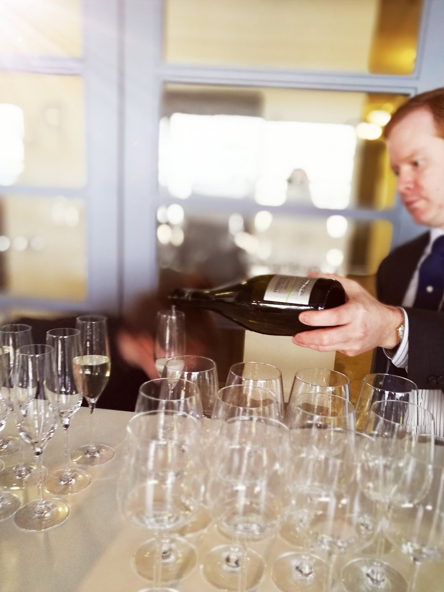 sws_wine's tweet photo. The fizz is flowing @pushprlondon #pushwrapped https://t.co/o394VvvKwJ