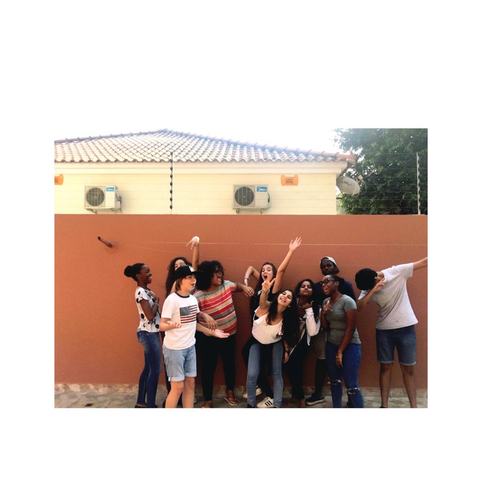 nahberio's tweet photo. Os melhores de sempreโค๏ธ, amo-vos eternamente โ
#DabClass
#ClassOf2016 https://t.co/0YASQdVHQp
