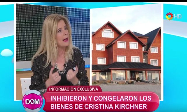 YoAmoAlTrece's tweet photo. "CFK ES UNA CAPRICHOSA NO LA ESTAN PERSIGUIENDO" #Ditix @mercedesninci1 !! @ddm_oficial @AngeldebritoOk https://t.co/HuWn8Vb0Ed