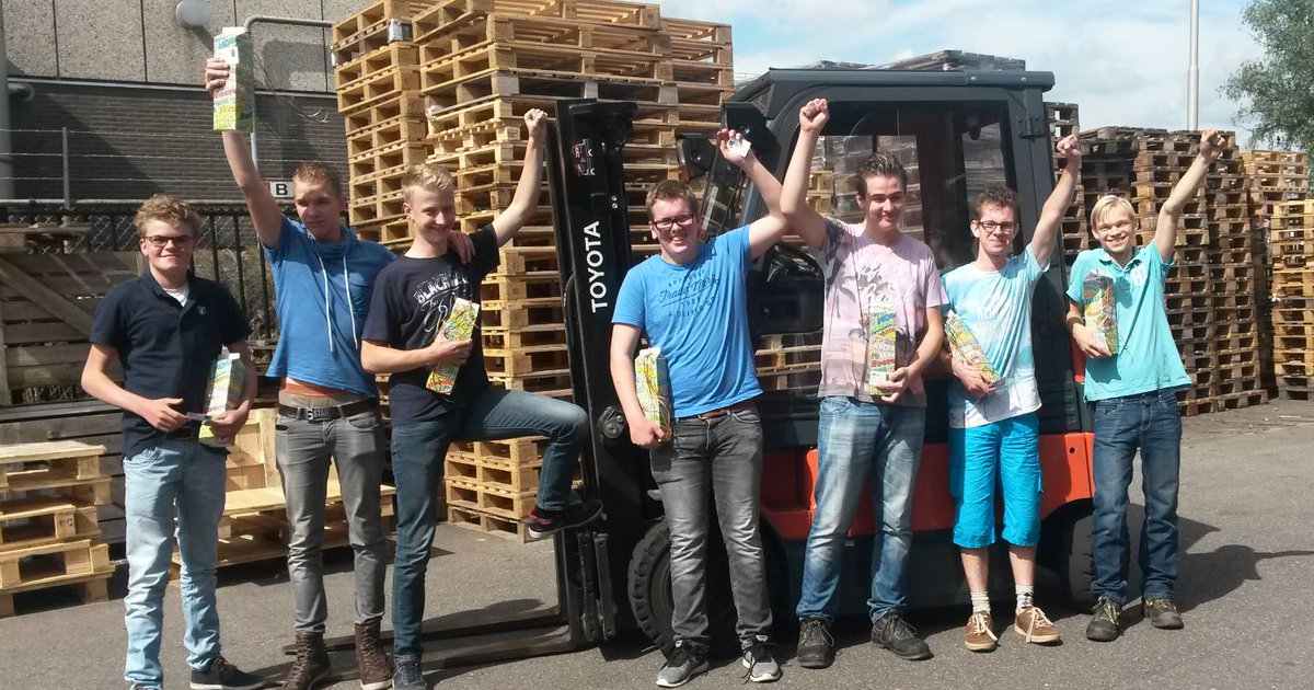 De vlag uit bij IMpact. - kampenonline.com/de-vlag-uit-bi… #kampen