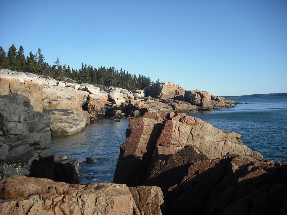 DownEastAcadia's tweet photo. A4:  You would find me enjoying the hiking trails and beaches just outside of downtown Milbridge! #2nvchat https://t.co/Na5LYFWeMn