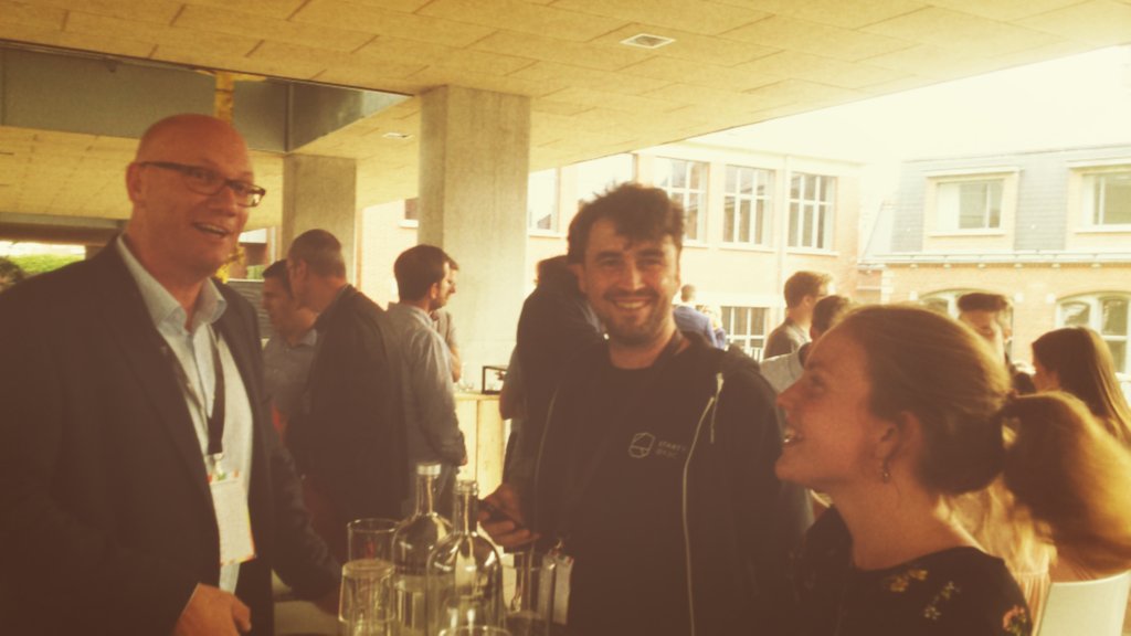 Ka_Dw's tweet photo. Startup Networking @gentjazz with @LUytterschaut @sarahfacq @vokavzw @startitkbc @frankmaene https://t.co/eMpoQisblG