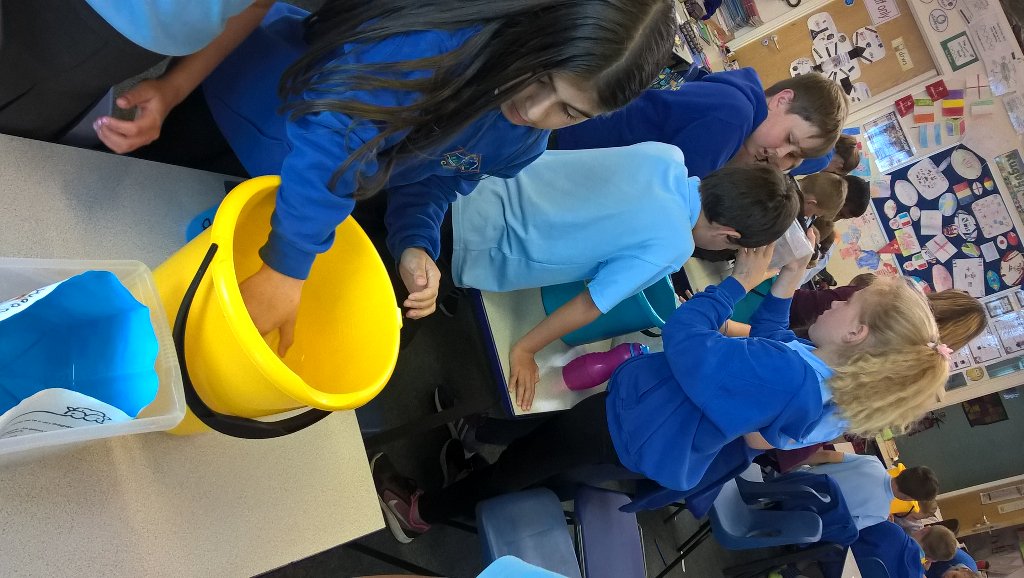 SwissValleyCP's tweet photo. Bl5 finding out from @aqualogic #discoverdwr about water conservation & how to limit water usage #turnofftaps https://t.co/GF3owXLco0