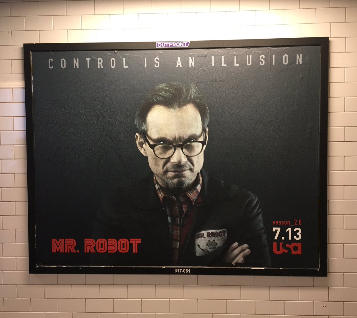 GeopathGeek's tweet image. Stumbled across some VERY exciting OOH on my morning commute. Is it 7/13 yet? #MrRobot @OutfrontMediaUS @GeopathOOH
