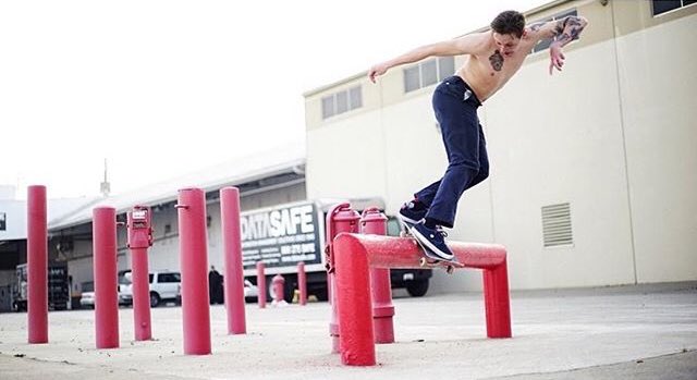 enjoi's tweet photo. #BlueTurner gettin' dipped with a #backsmith in the streets https://t.co/nBCzbfnWs8