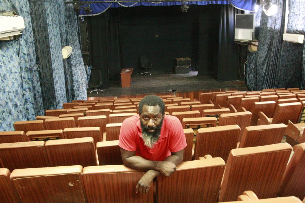 RedeAngola_INFO's tweet photo. #FESTECA vai homenagear actores e grupos - https://t.co/YfLnVs1yuP #RACultura #Cazenga #teatro https://t.co/AK07LuNVSf