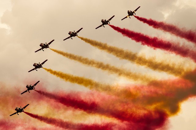 tuweb_tv's tweet photo. La Patrulla Águila realizará una exhibición aérea el 24 de julio con motivo de las fiestas de Santiago de la Ribera https://t.co/kV6miTGQ63