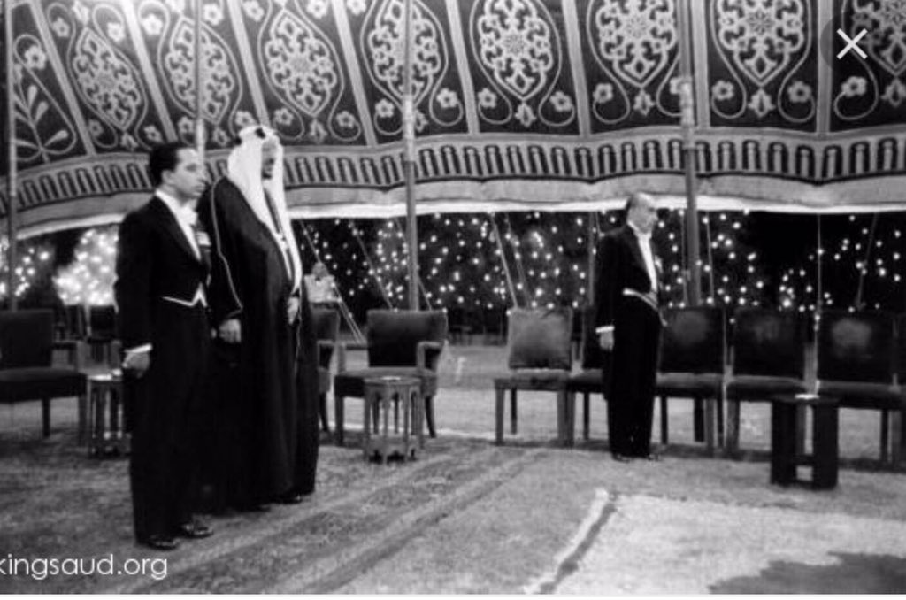 المأدبة التي اقيمت لملك السعودية اثناء زيارته للعراق سنة 1957 مع الملك فيصل الثاني