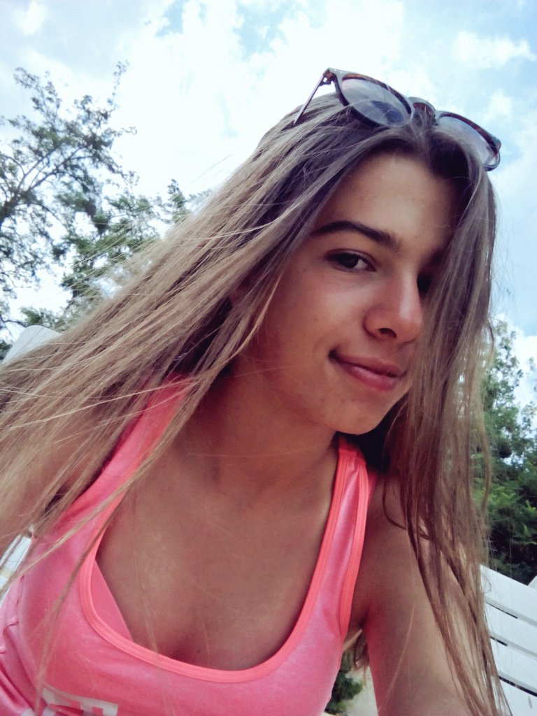 7SMaggie's tweet photo. Windyy... ☁🌊 #followme #windyweather I want sun... ☀☀😍 https://t.co/Ka0no5qFZF
