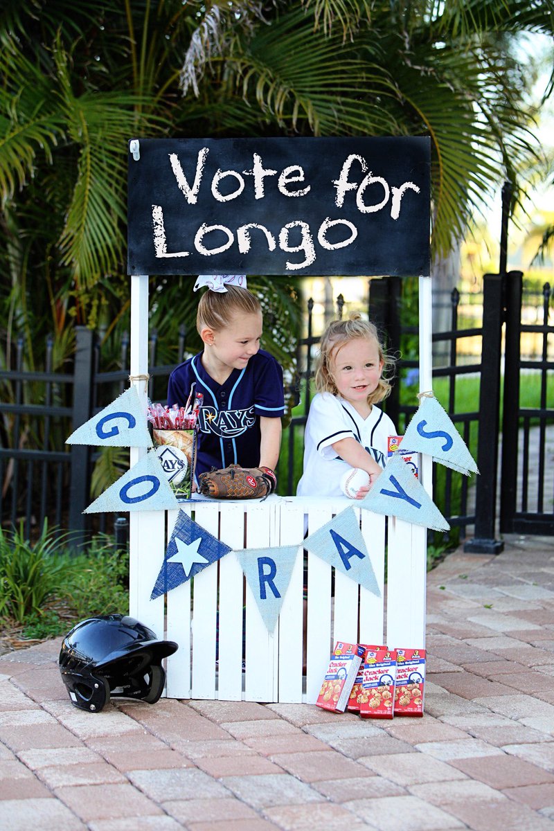 Evan3Longoria's tweet photo. Elle and Nash say #VoteLongo https://t.co/j8TbbMPMxZ