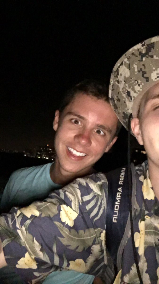 BrianHollis15's tweet photo. Aaaaeeerrrrrnnnniiiiiii happy Birthday brotha hope it was swell #seeyainthefall #isthatyourtruck? #gang @aerni19 https://t.co/Kv5l3b5frq