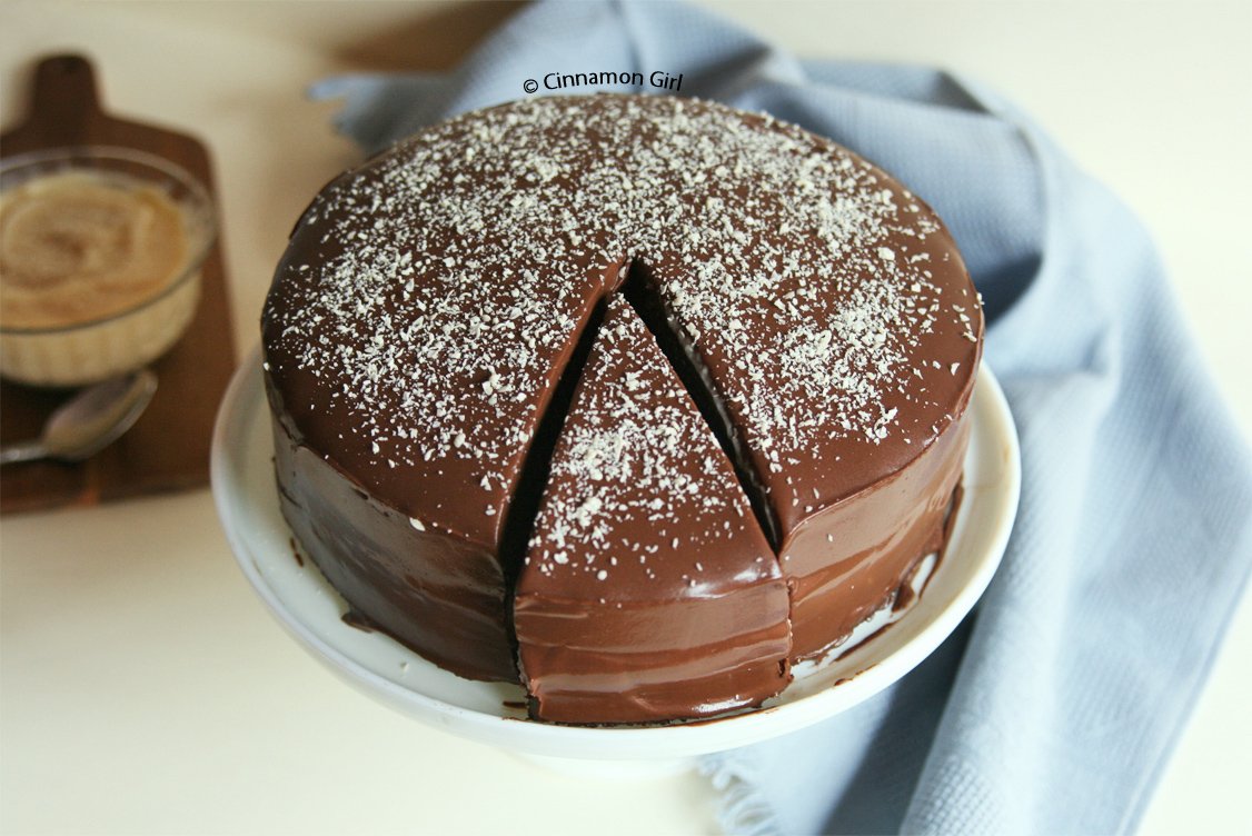 cinnamongirlbcn's tweet photo. Happy World Chocolate Day! #WorldChocolateDay #bostoncake #cinnamongirl #chocolate https://t.co/Pz6QXbh1WP https://t.co/CscIoaShTB
