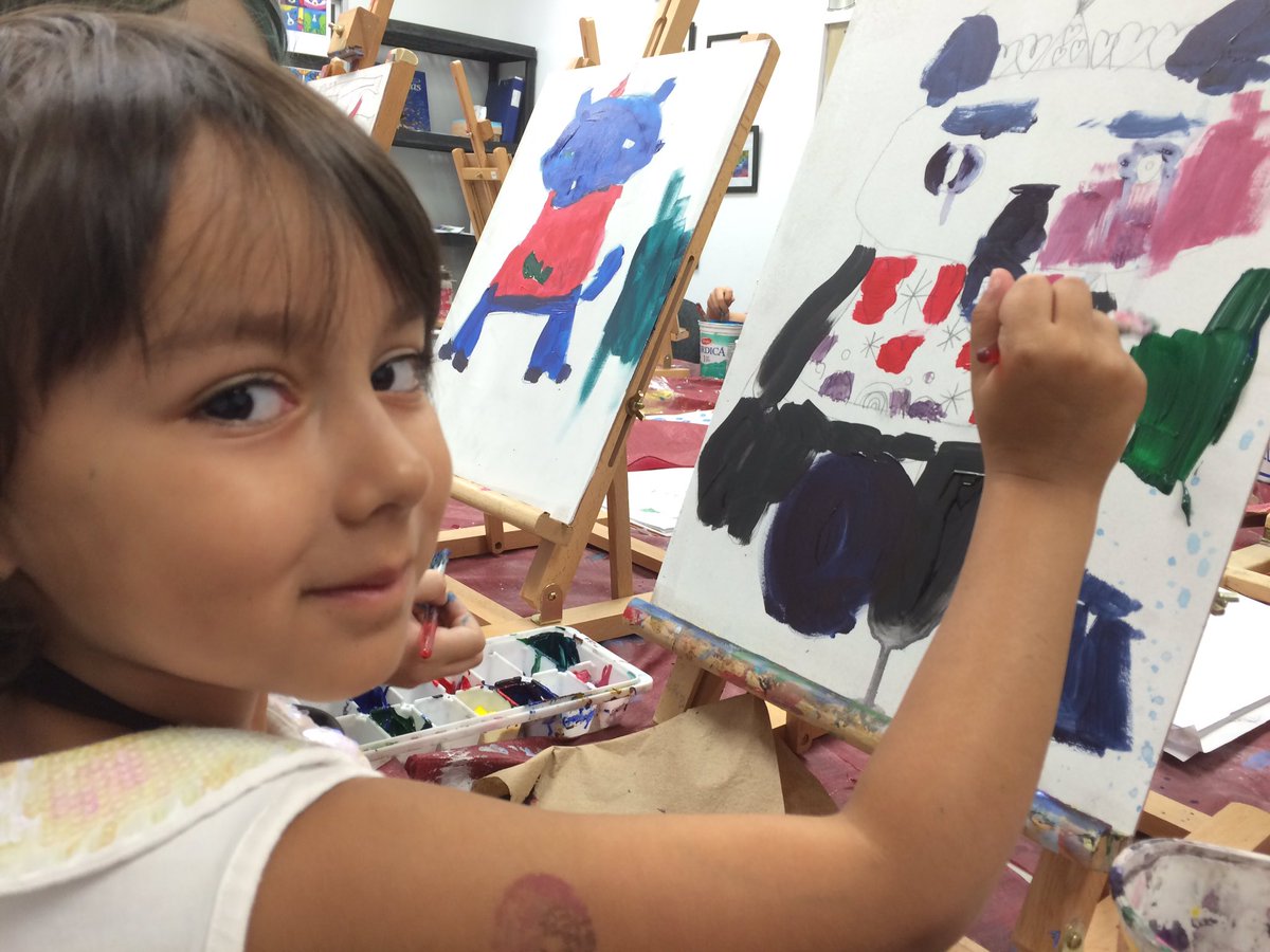ArtSchoolofPtbo's tweet photo. We are working on our masterpiece paintings today!
#artcamp #kidsart #painting https://t.co/Dxk2qShDgk