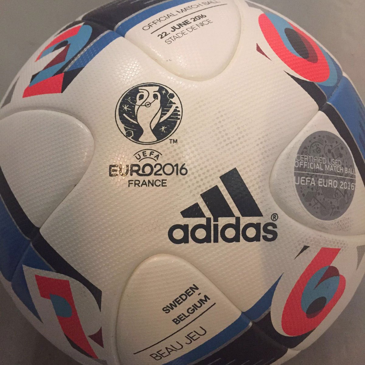 BelRedDevils's tweet photo. Win the ball used by @OfficialRadja for his winning goal vs Sweden ! Retweet and we’ll choose a winner 😉⚽ #Euro2016 https://t.co/pC6zCzG1LA