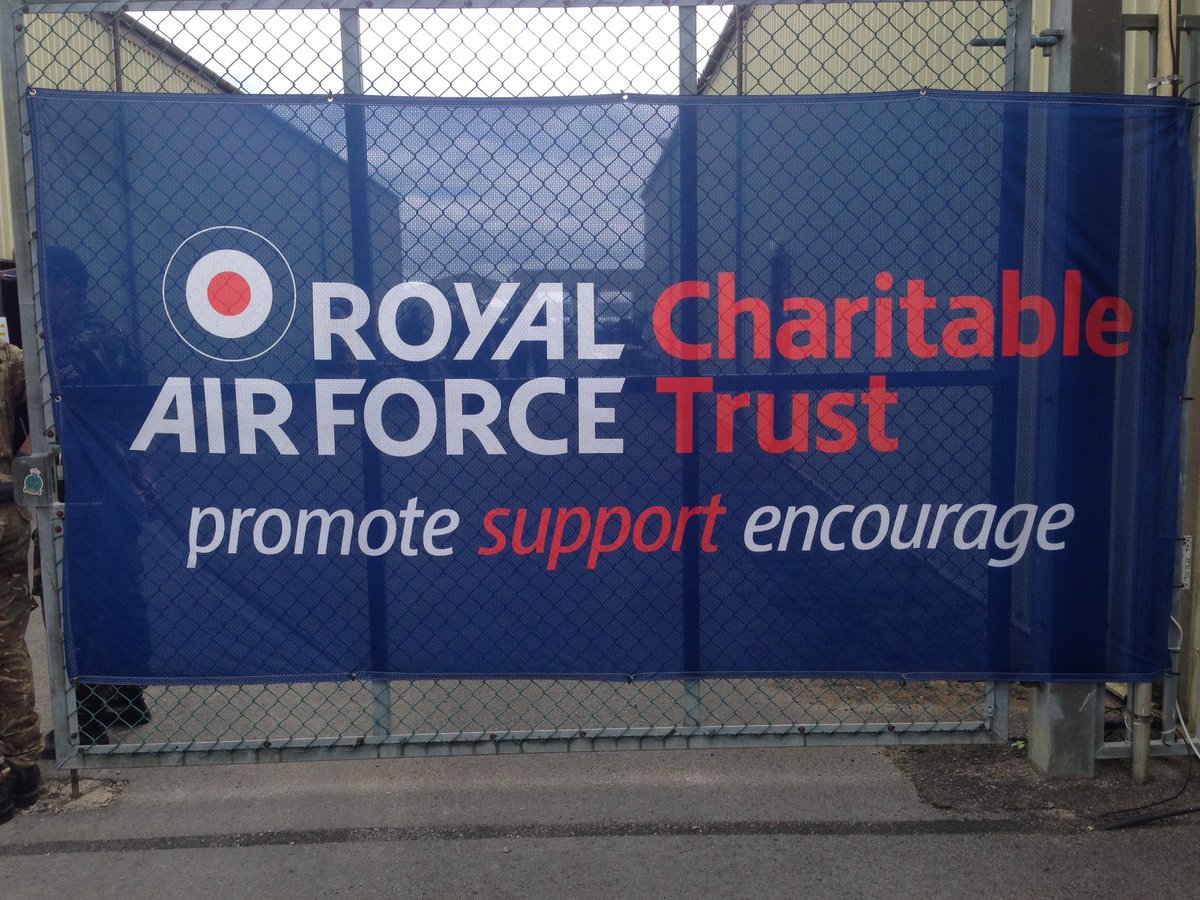 MPSHammFul's tweet photo. Two Response Team Officers are giving up their spare time to volunteer for the RAFTC Medical Team at #RIAT16 #Pc518 https://t.co/X2g5kKgBiN