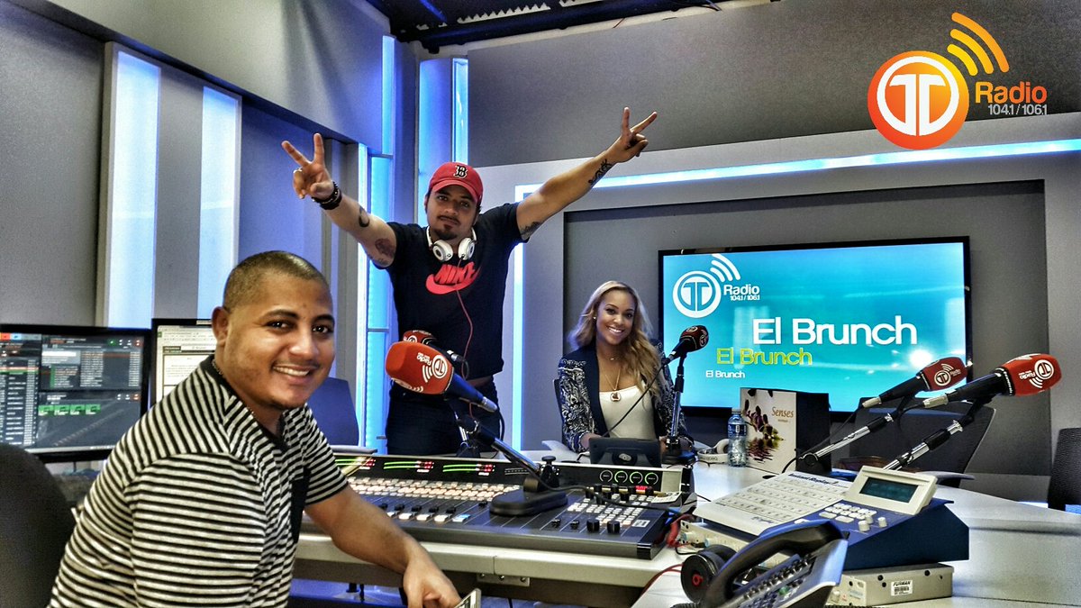 TelemetroRadio's tweet photo. Jueves de rock n' roll. ¡Sintoniza! #ElBrunch https://t.co/O9dCPrt7EW