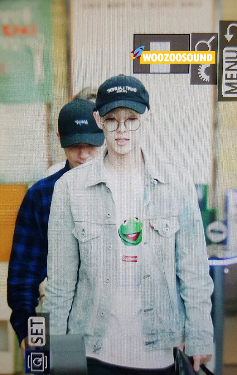 woozoosound's tweet photo. 160707 슈키라. 퇴근~~~ 🙋
#데이식스 #DAY6 #제이 #Jae https://t.co/CGpPnroTX1