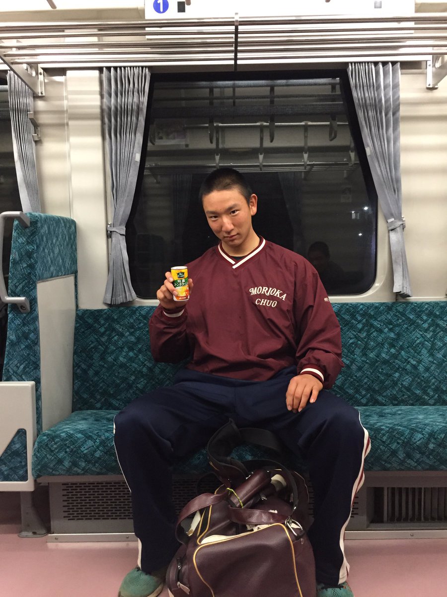 alones532's tweet photo. 中央野球部よ。
どうせいつかは負けるとしたら、花巻東ぶっ倒してからにしろ。
監督さんに「お前が全打席ホームラン打てば勝てるでしょ」っていわれたけどまあその通りだから期待してる。みつる
ホームランなんてバットに当たればはいるっけじゃん https://t.co/F1HwIJqCiG