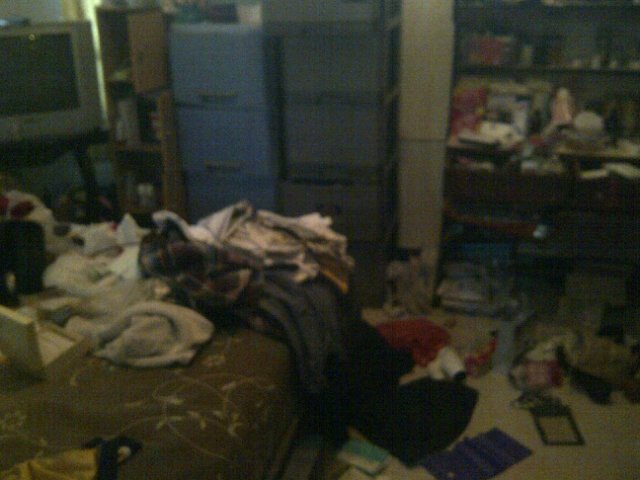 Waspadalah byk garong incar rmh kosong &amp; siang tdi rmh kaka gw dMardani-CemPut dbobol &amp; dgondol Cc <a href="/TMCPoldaMetro/">TMC Polda Metro Jaya</a>