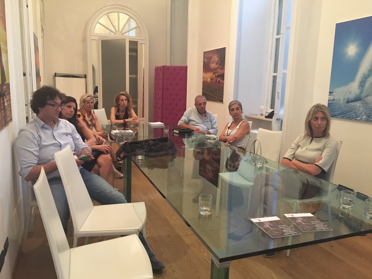 missionearch's tweet photo. Il primo incontro per l'avvio di SpazioMiA Torino #missionearchitetto.it piazza Castello presso #artquick https://t.co/yDBulBmsaV
