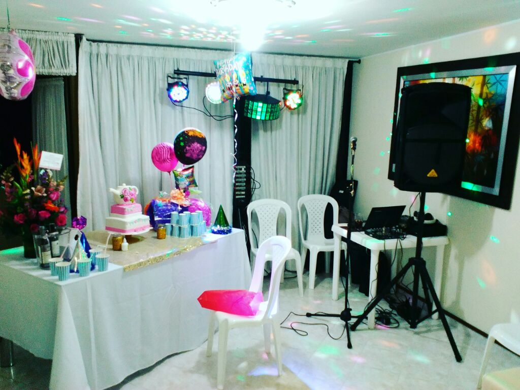 ProduccionAR's tweet photo. Celebración de cumpleaños #ArProducciones https://t.co/kazzsAL2NC