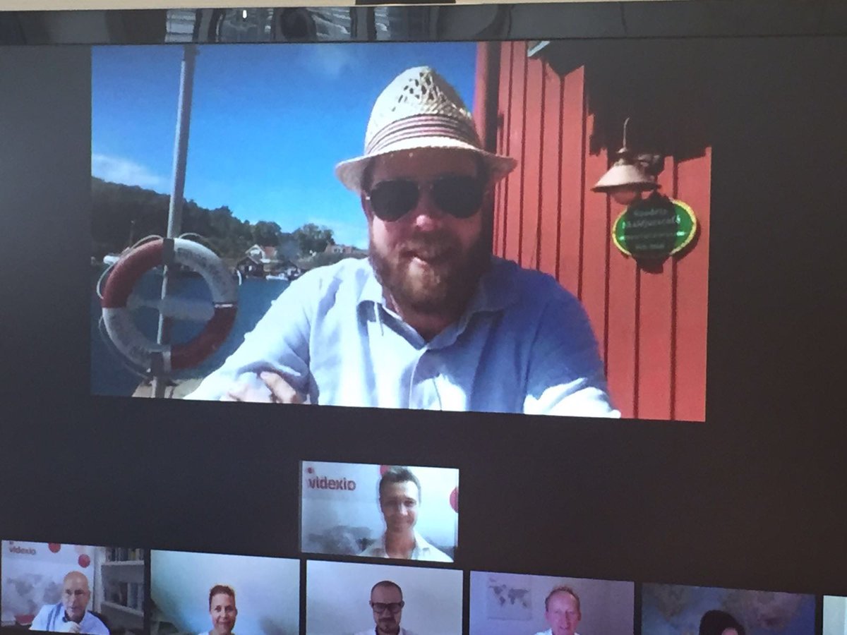 danhonour's tweet photo. Team meeting @videxio today. It would appear that all offices are not the same https://t.co/fr6LMLjbWh