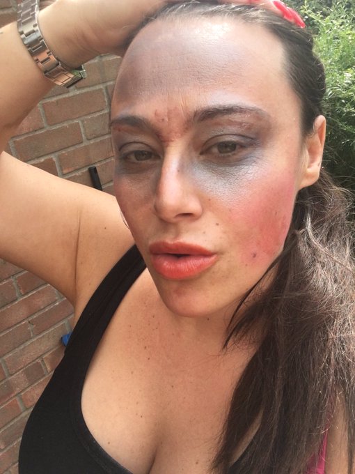 My daughter has created the webcam make up for this evening https://t.co/WAQbW5bJ7k<a href="/tag/birmingham"class="tags"><span>#birmingham</span></a>