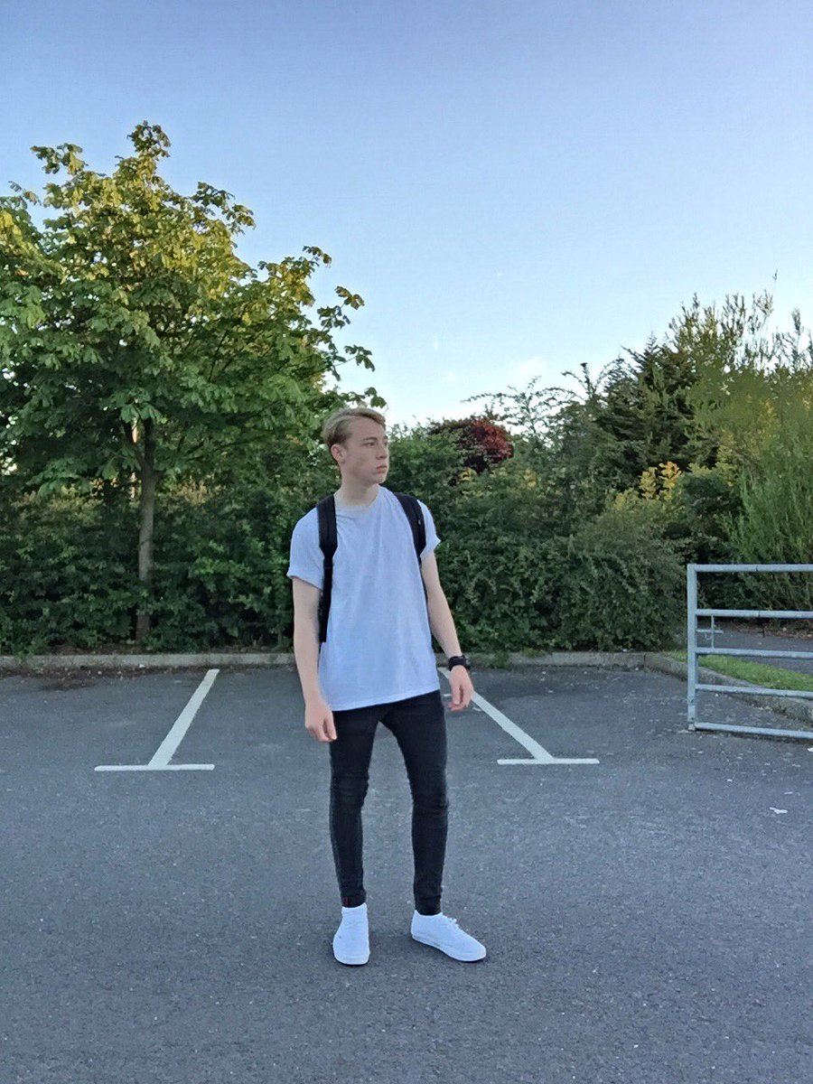 Born2Skill's tweet image. #ShoesSoFresh 

Finish line giveaway, YoAnty.