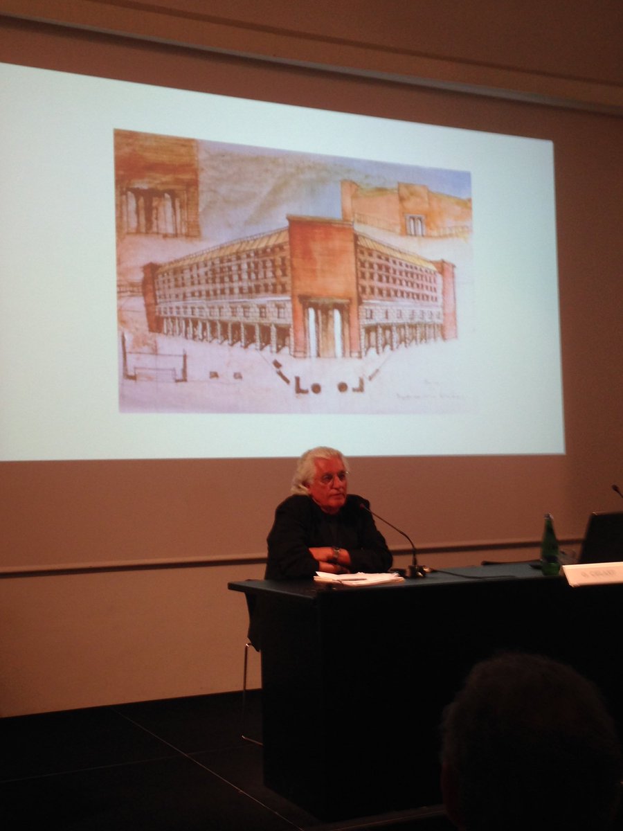 rivolicast's tweet photo. #GermanoCelant racconta GFT e #MarcoRivetti progetti speciali #CorsoDelColtello con @frankogehry situazione storica https://t.co/f2MQhfaOQ0