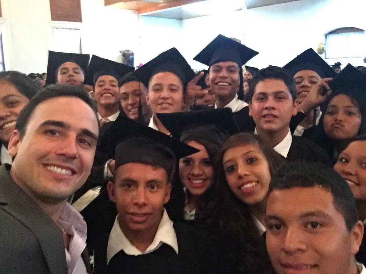 manolojim's tweet photo. Puro pa delante ahijad@s! Patras ni pa agarrar vuelo! Grs por invitarme como padrino! #Sec14 #TodoParaBien #Saltillo https://t.co/XoEFB80vhq