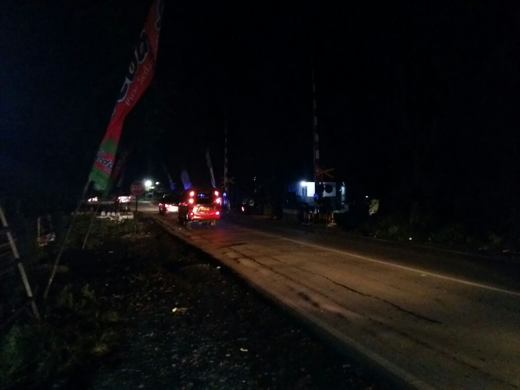 Arus lalin sekitaran Rel KA Malasan Probolinggo pukul 22.58 terpantau sepi lancar. Tetap hati2 dan waspada. <a href="/e100ss/">Radio Suara Surabaya</a>