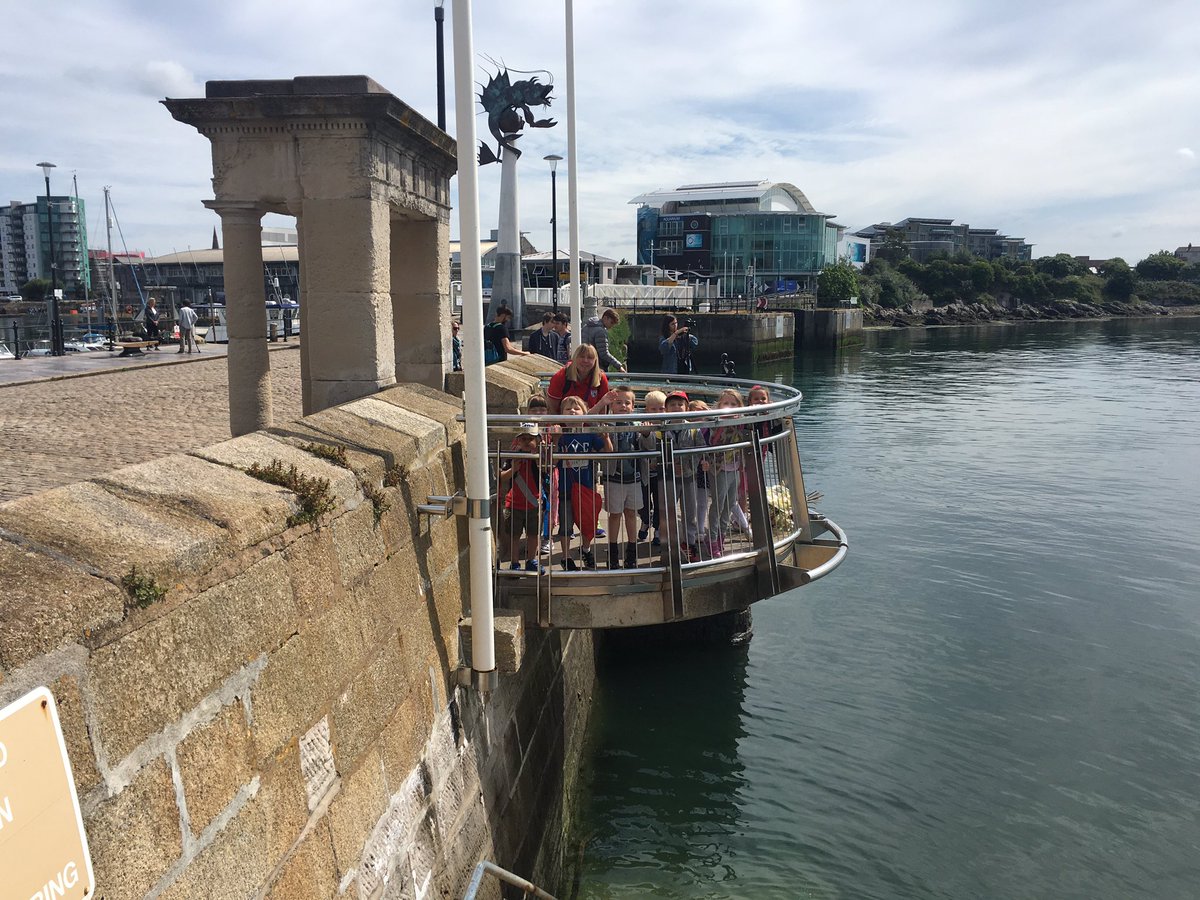 YRStPetersRC's tweet photo. Fantastic day on The Hoe with a great bunch of little people #aroundthesound #plentyofsmiles https://t.co/KZ5y6PWunr