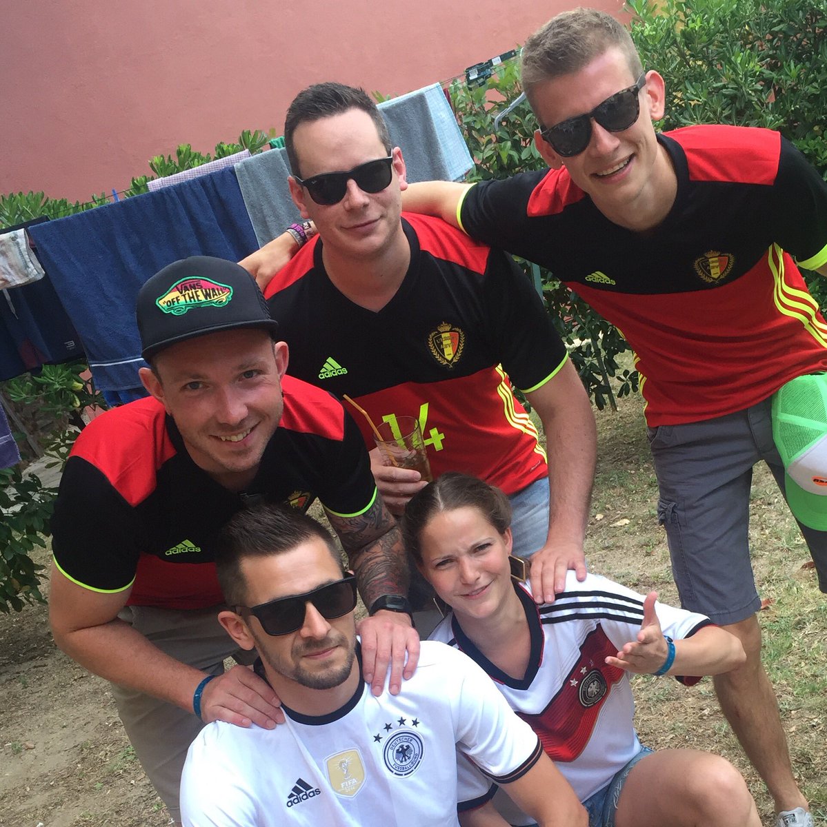 RaPh1822's tweet photo. Éliminés ou pas, nous on est là ! #gomanschaft #euro2016 @RTBFsport https://t.co/SJj6T5XEDS