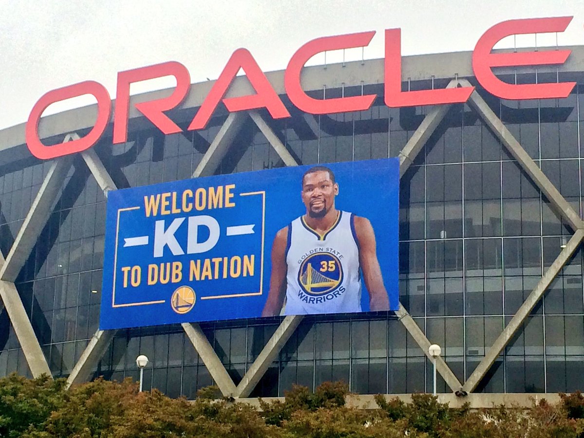 #Warriors #DubNation welcome <a href="/KDTrey5/">Kevin Durant</a> to town today
