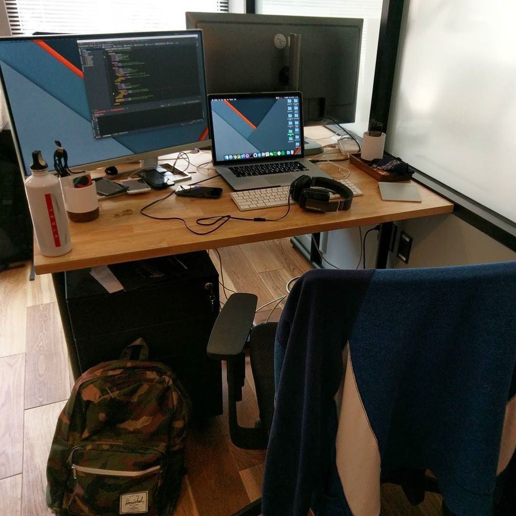 agbyaj's tweet photo. Achievement unlocked. @ParkourMethod has new office downtown. Got my desk the way I want it. #startuplife https://t.co/C1COsJg4fv