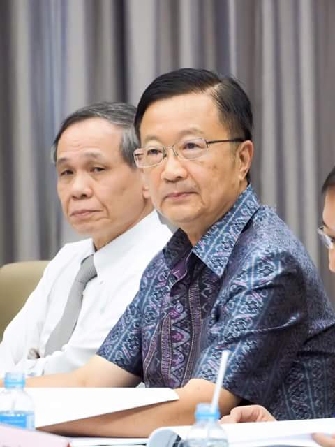 สมาคม สูงวัยหน้าตาดี (@cheet_ramones) on Twitter photo 