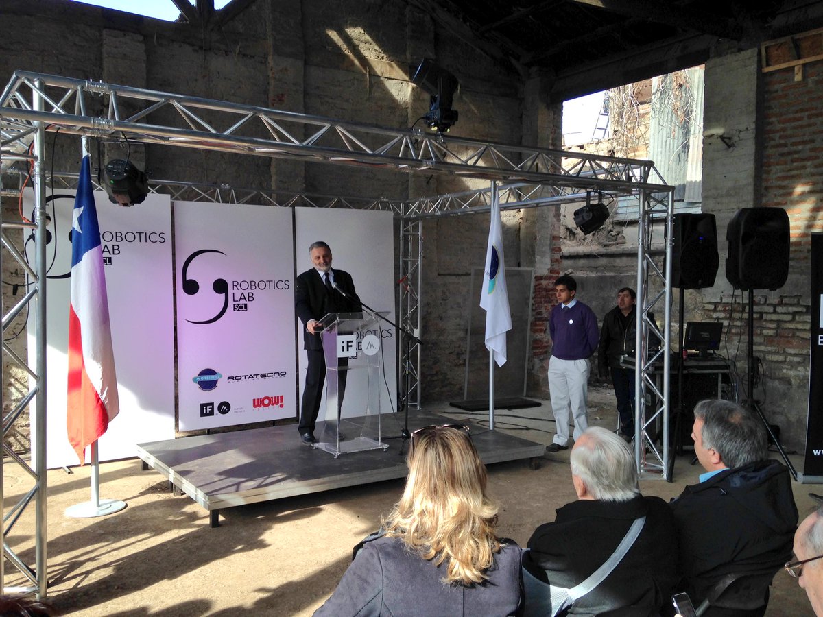 Corfo's tweet photo. . @EduardoBitran "Este Centro #RoboticsLabScl va a posicionar a Chile a nivel mundial en desarrollo de Robótica" https://t.co/Y60voFuy40