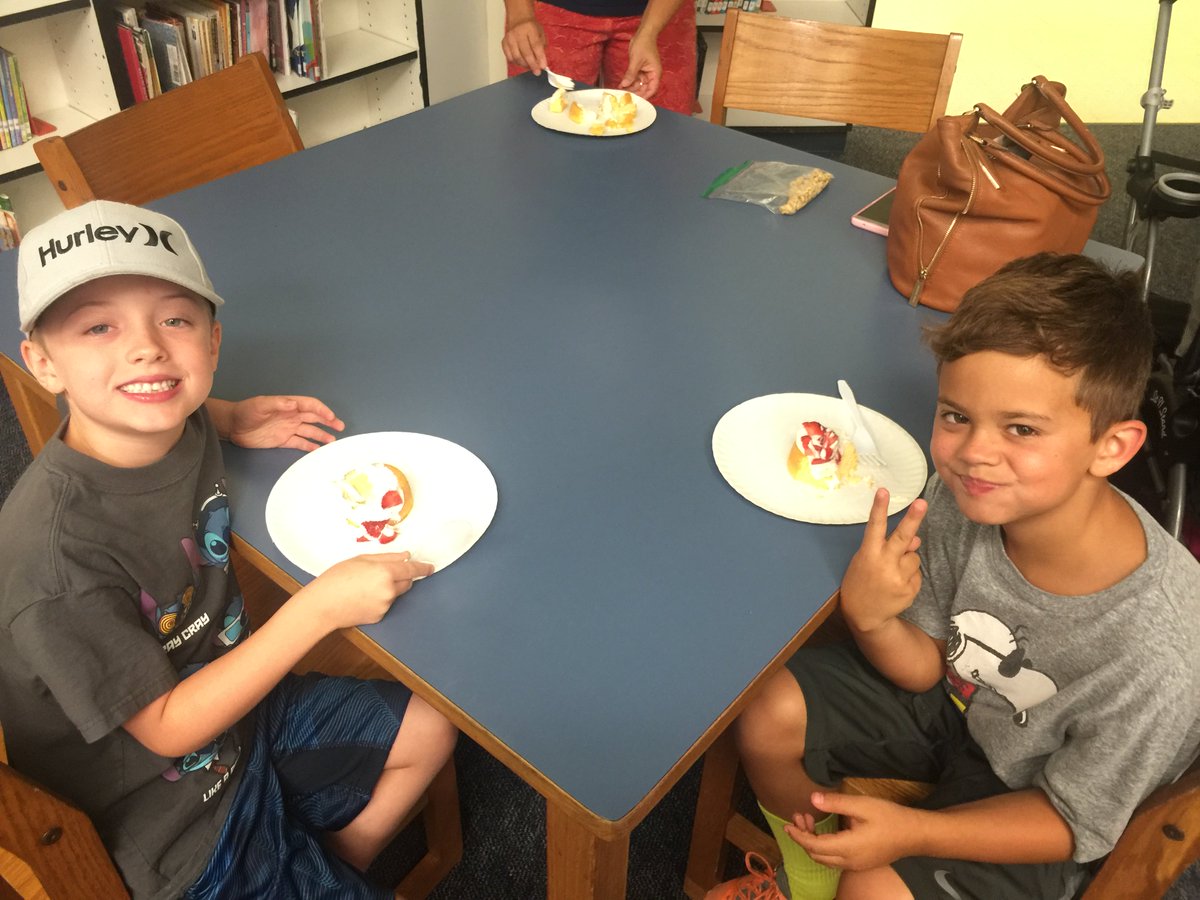 AP Library tweet media