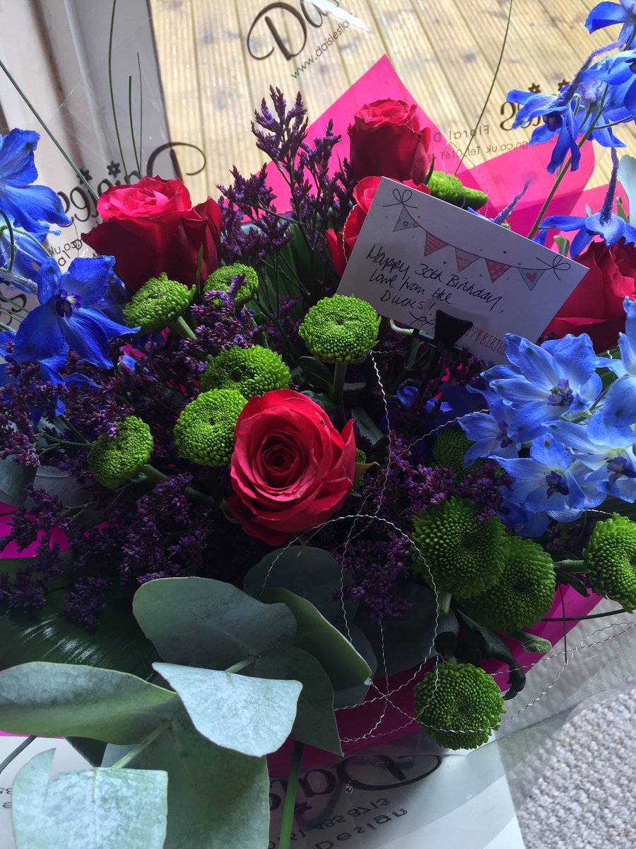 natwoodmotion's tweet photo. Arrived home to the loveliest bunch of flowers from the loveliest bunch of people! Thank you @fuzzyduckcreate !! ❤️ https://t.co/1gQIXK9qRC