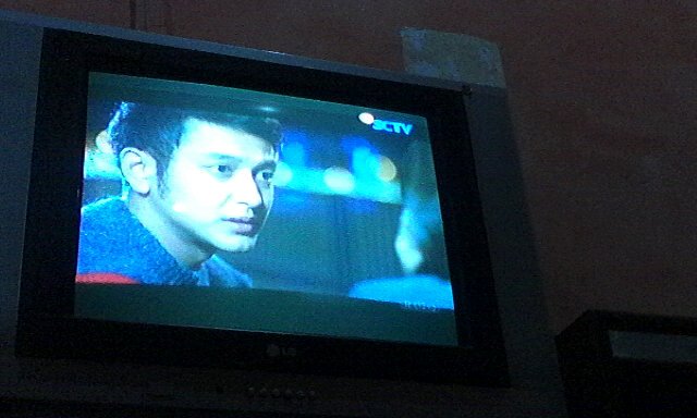 PutriBulle25's tweet photo. Siapa yg gaper nonton film ini;(#LondonLoveStory Sampe Quotes dialognya hapal,,terimakasih @SCTV_ @londonlovefilm https://t.co/pjSqZD9dyK