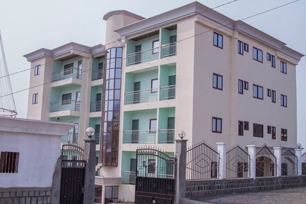 IRepCamer's tweet photo. Can't wait to make it to #Bamenda to stay @admiraltyapts #SpacesAndPlaces #AroundCameroon https://t.co/17CEfs0bB9 https://t.co/MAzHT5N03v