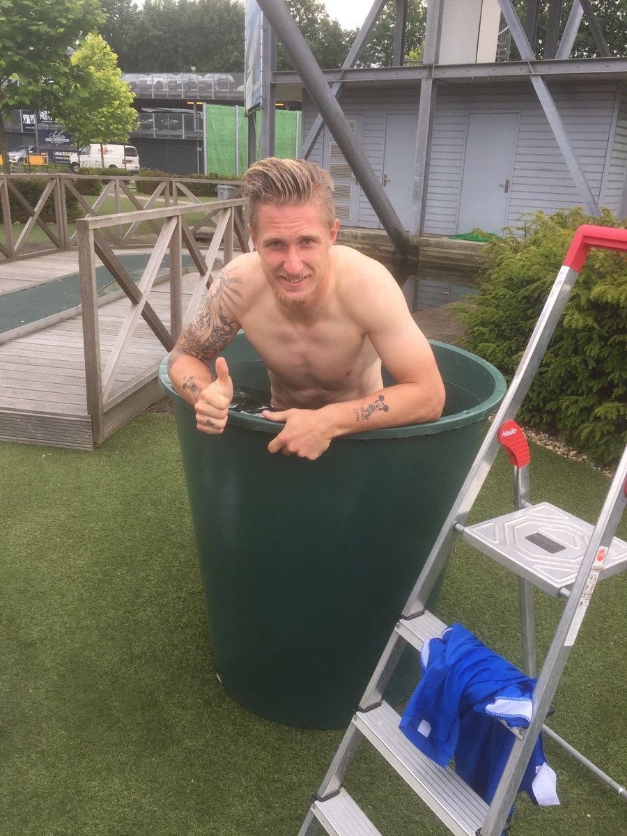 polti1991's tweet photo. Refreshing icebath after an exhausting training session! ❄😉👍🏼 #Regeneration #RsInHolland #QPR @QPRFC https://t.co/3E50SEiRAP