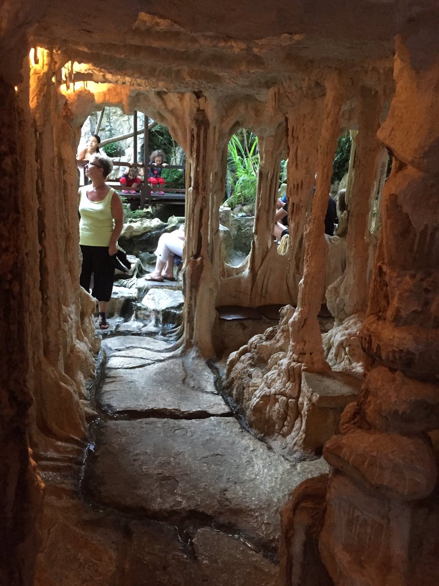 classiccarhols's tweet photo. If fibreglass stalagmites are your thing then #ekobar in #nesebar is for you! #CCHontour #Trabantastic https://t.co/Hez915sUQH