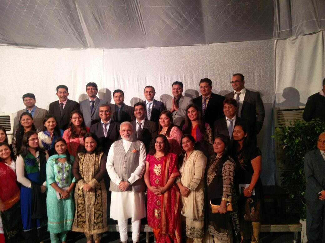 narendramodi's tweet photo. Always a delight to meet and interact with the Indian community. https://t.co/DtwGQUbXbH