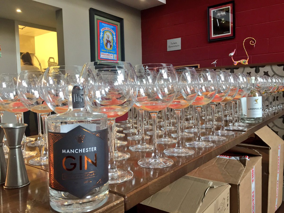 Lunya's tweet photo. Gin tasting ready to go. Battle of the gins! @MCR_Gin @LiverpoolGin   In Liverpool tonight😀 https://t.co/pHoYUuy5AP