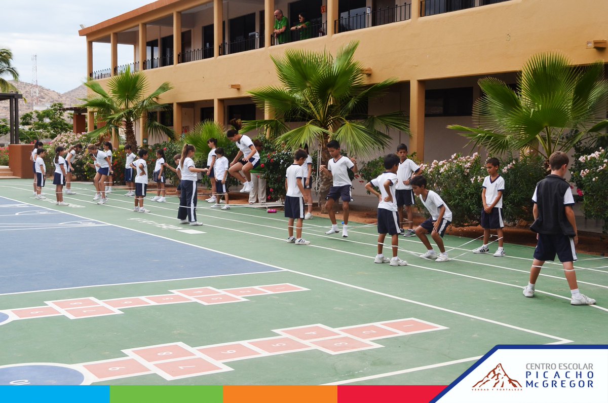 PicachoMcGregor's tweet photo. Torneos en primaria de trompo y de resorte por el fin del ciclo escolar ¡Buen trabajo a todos! #PicachoMcGregor https://t.co/HwOpAQv2MS
